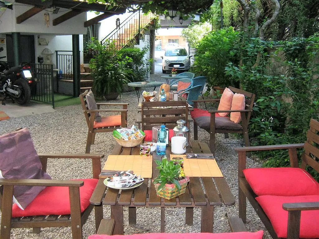 Albergo Sangalli Darfo Boario Terme 2*,